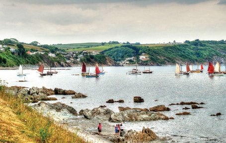 PCC565 - Luggers in Looe Bay Postcard